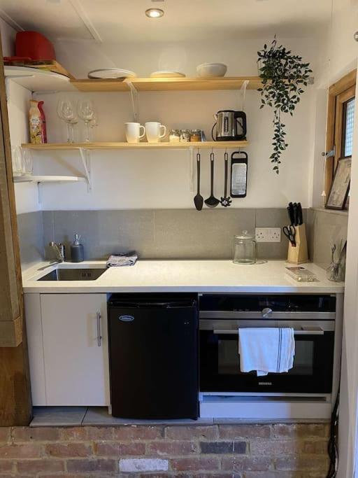 Cosy 1 Bedroom Country Lodge With Free Parking Watlington  외부 사진